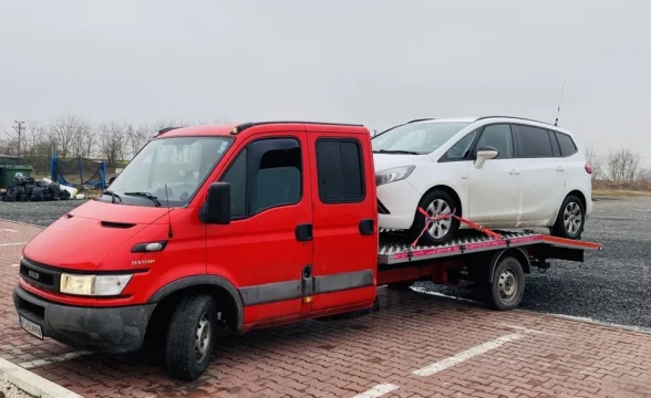 Tractari Auto Cabina dubla 6 locuri